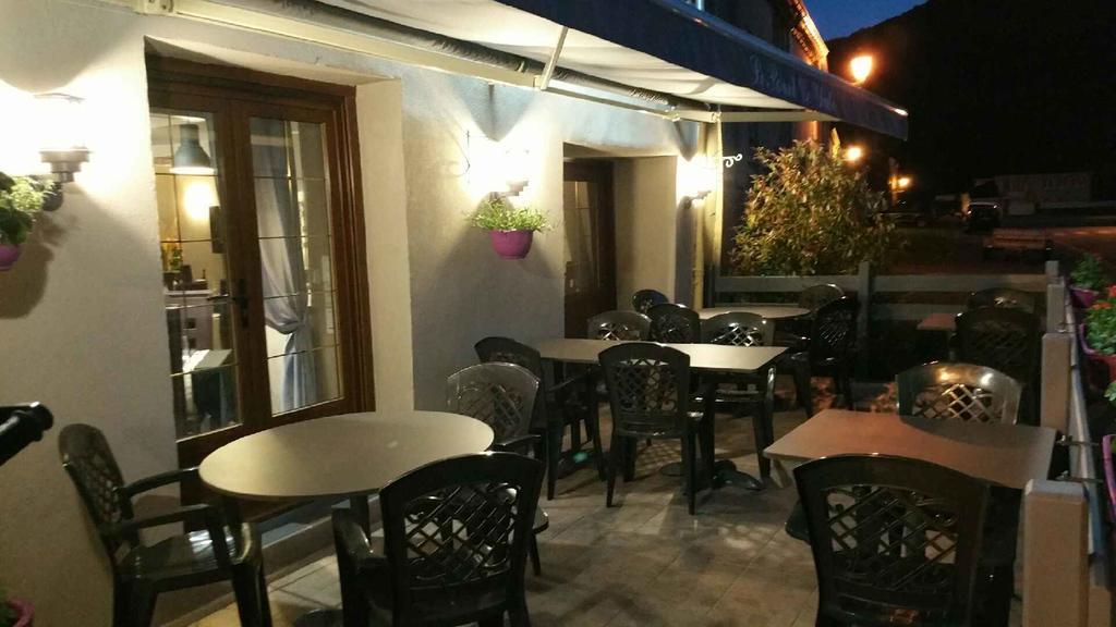 Le Point De Chute Hotel Tournavaux Exterior foto