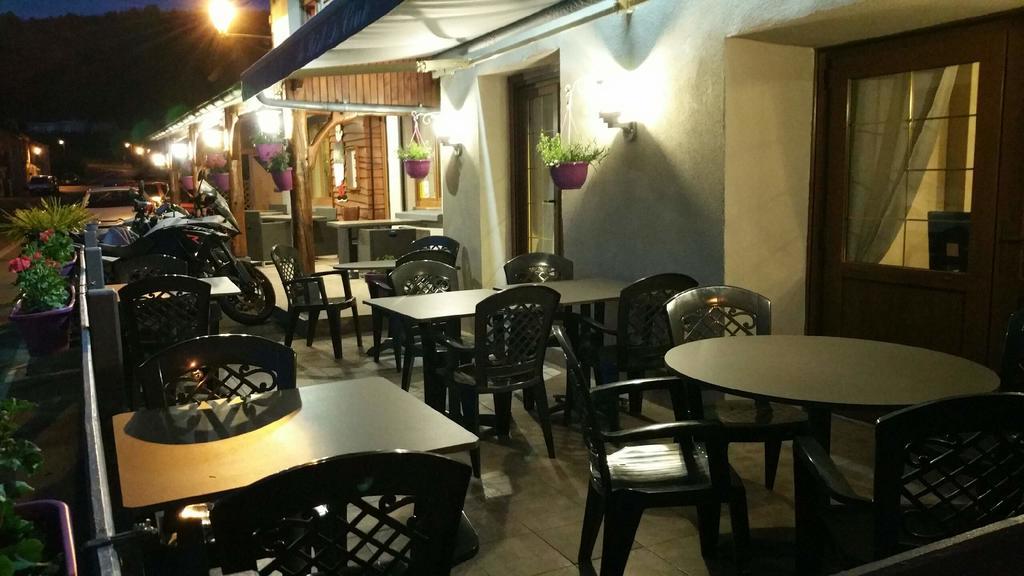 Le Point De Chute Hotel Tournavaux Exterior foto
